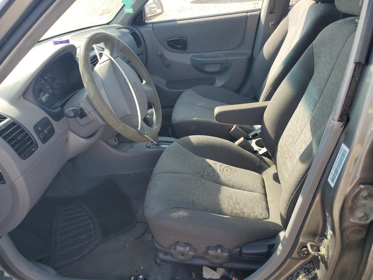 2004 HYUNDAI ACCENT