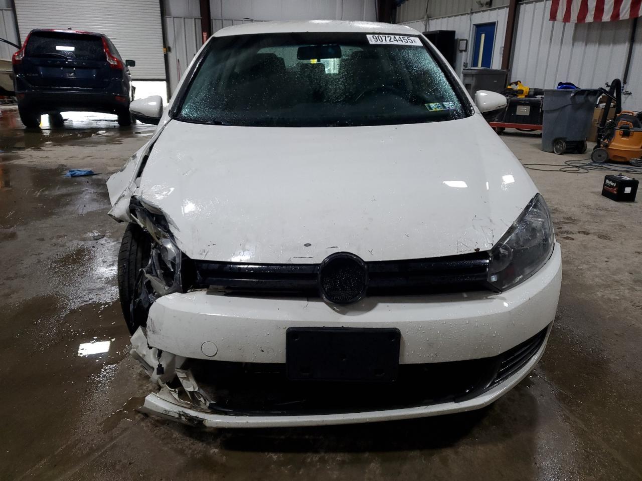 2011 VOLKSWAGEN GOLF
