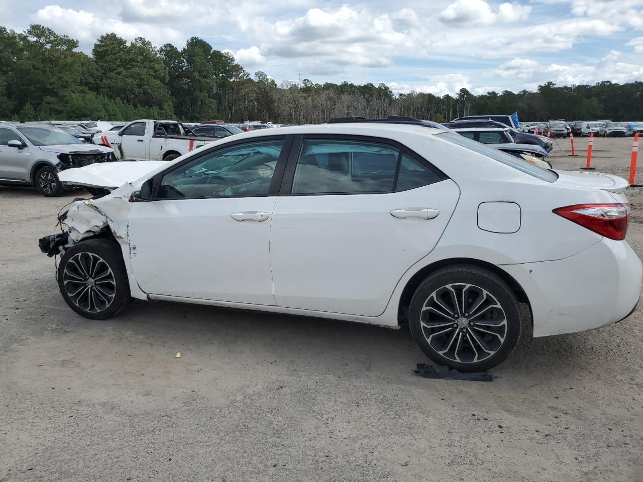 2015 TOYOTA COROLLA