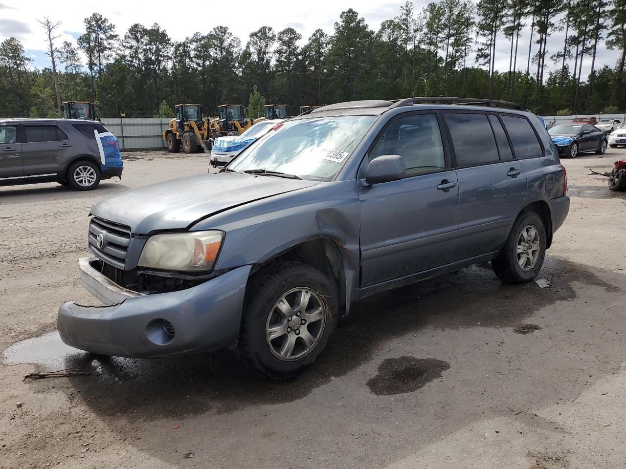 2004 TOYOTA HIGHLANDER