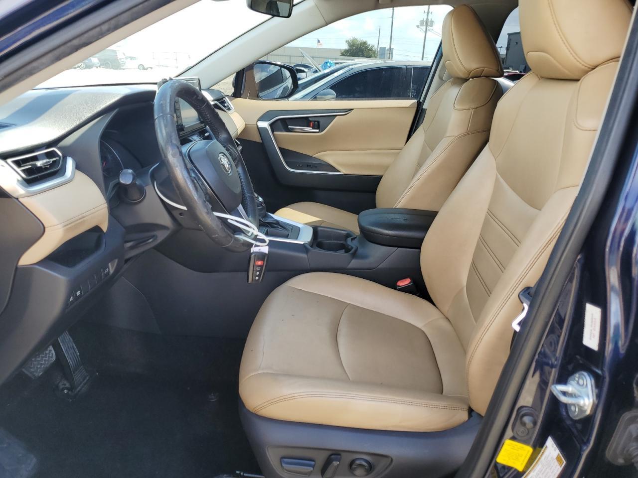 2019 TOYOTA RAV4