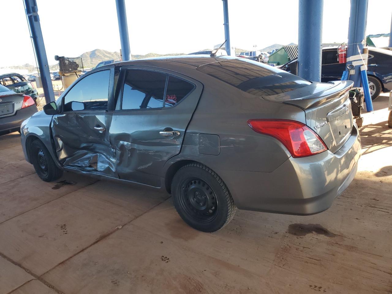 2017 NISSAN VERSA
