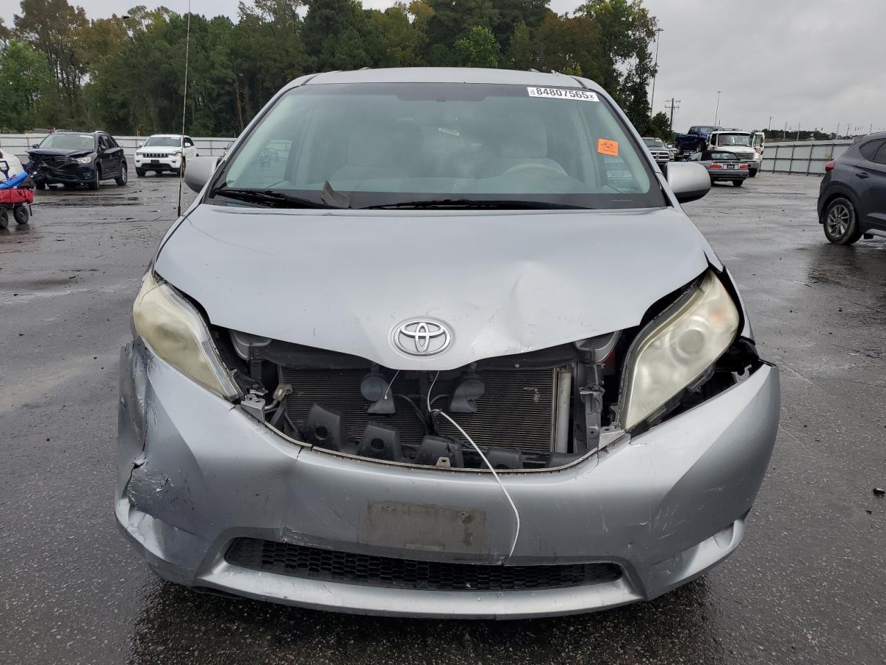 2013 TOYOTA SIENNA