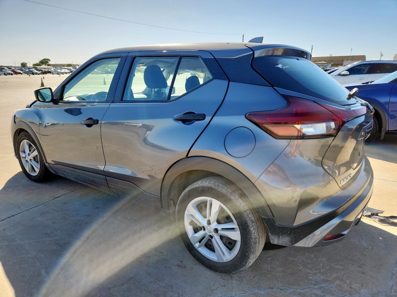 2022 NISSAN KICKS
