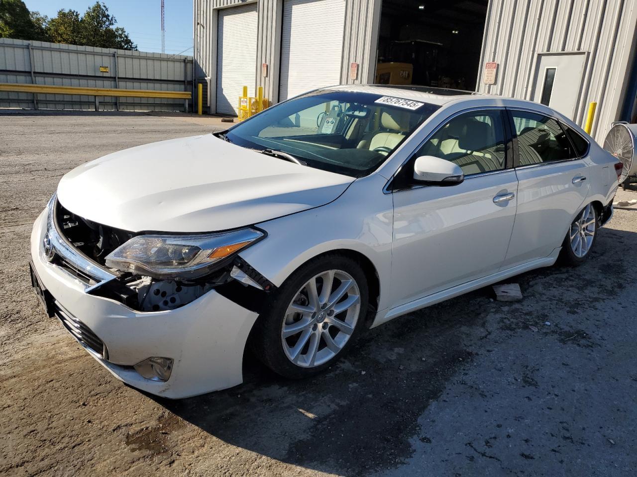 2013 TOYOTA Avalon