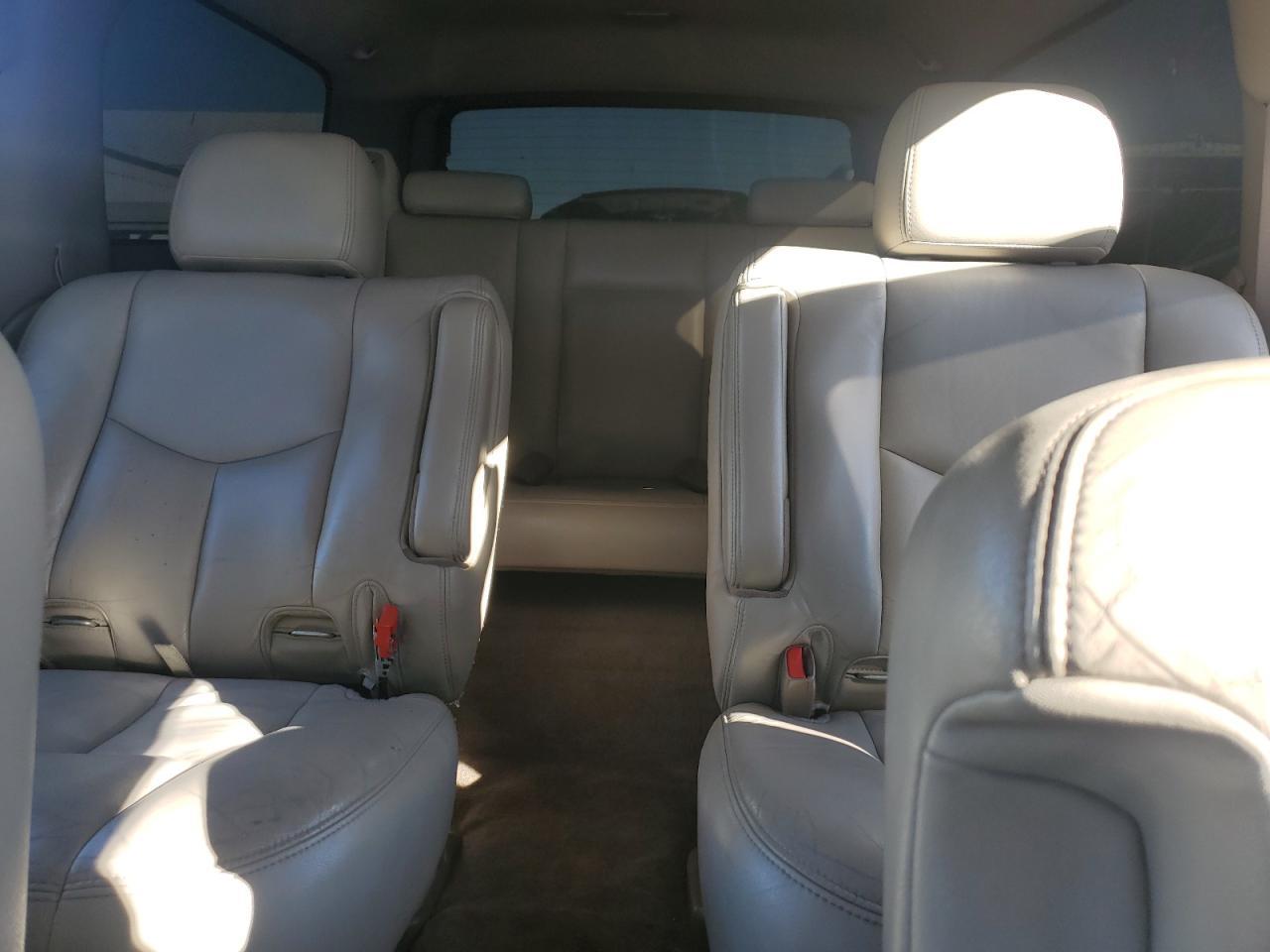 2004 CHEVROLET Suburban