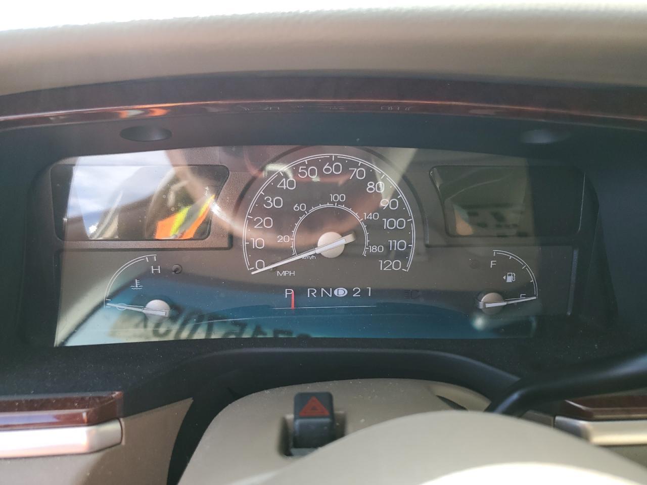 2004 LINCOLN Town Car