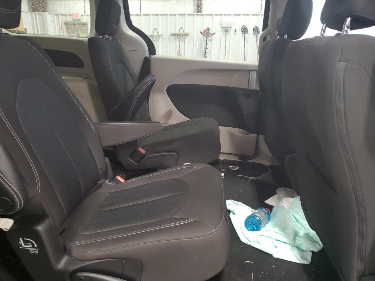 2023 CHRYSLER Voyager