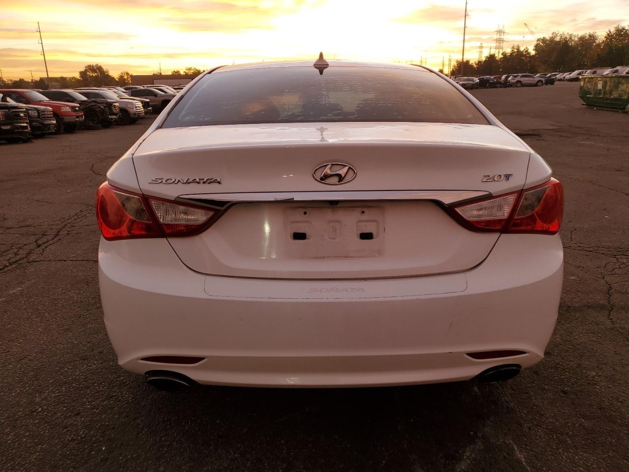 2013 HYUNDAI SONATA