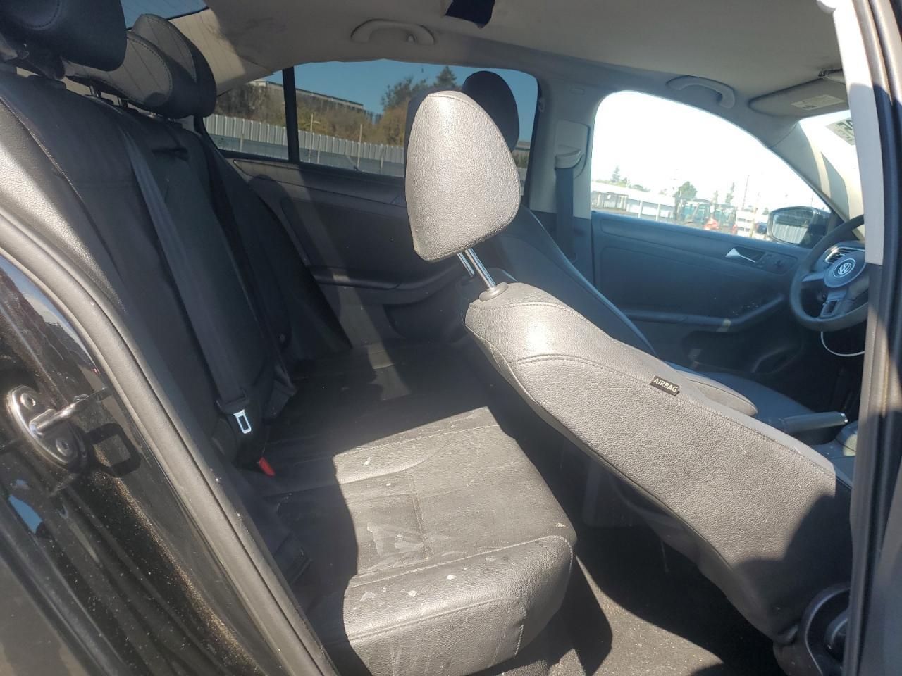 2011 VOLKSWAGEN JETTA