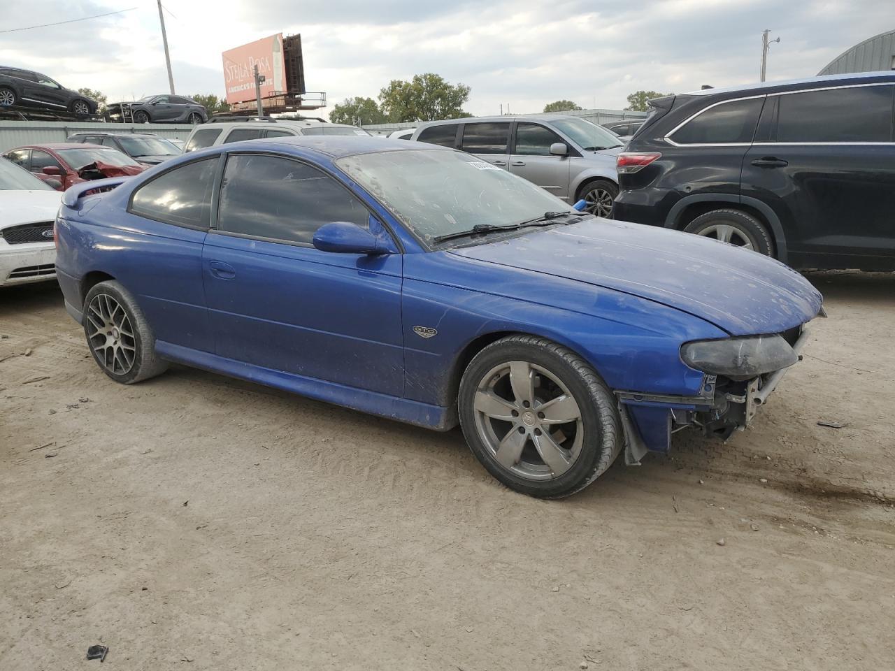 2004 PONTIAC Gto