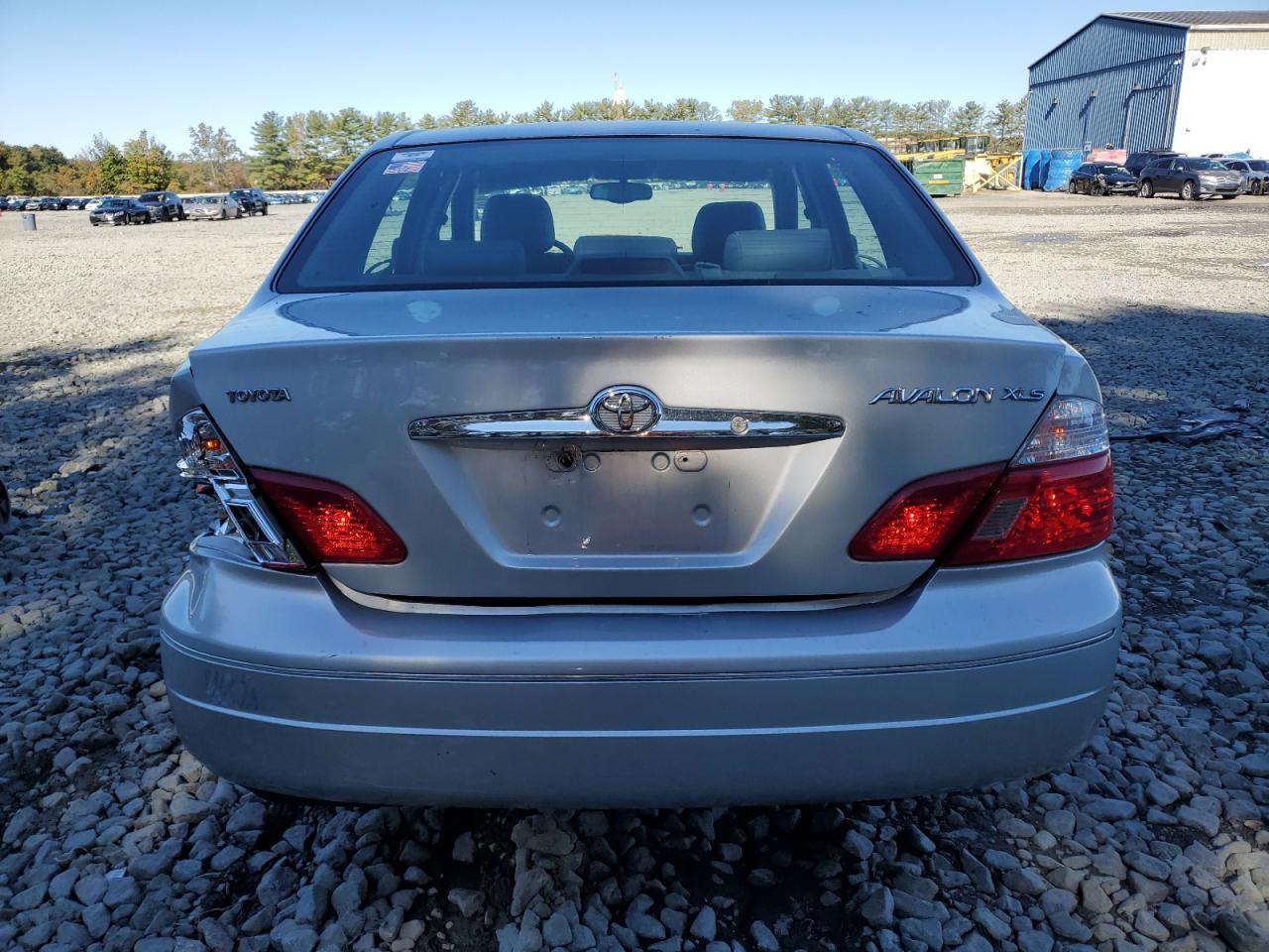 2004 TOYOTA Avalon