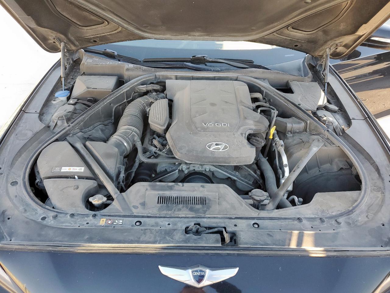 2016 HYUNDAI GENESIS
