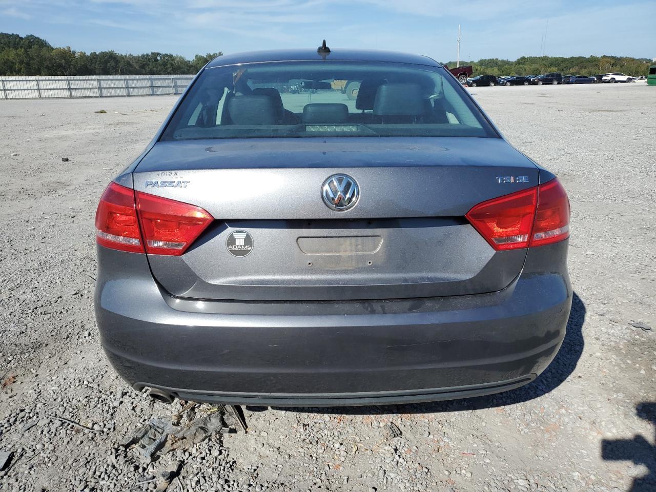 2014 VOLKSWAGEN Passat