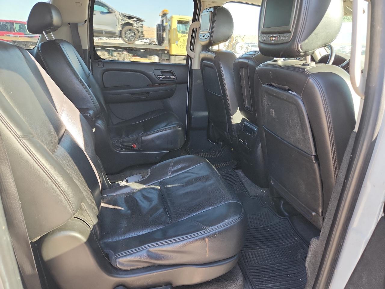 2010 CHEVROLET Suburban