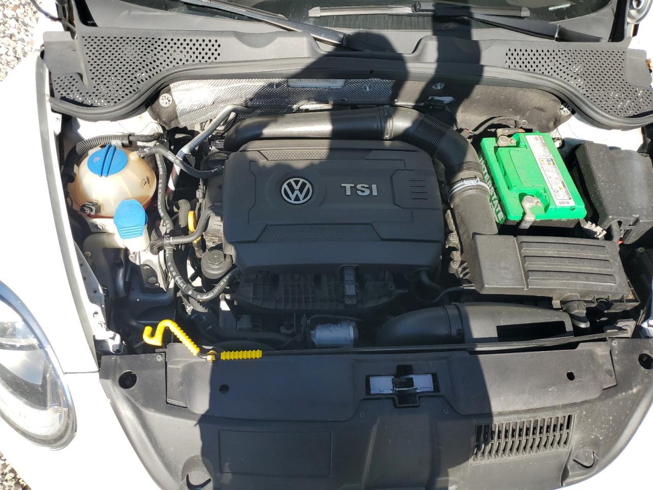 2015 VOLKSWAGEN Beetle