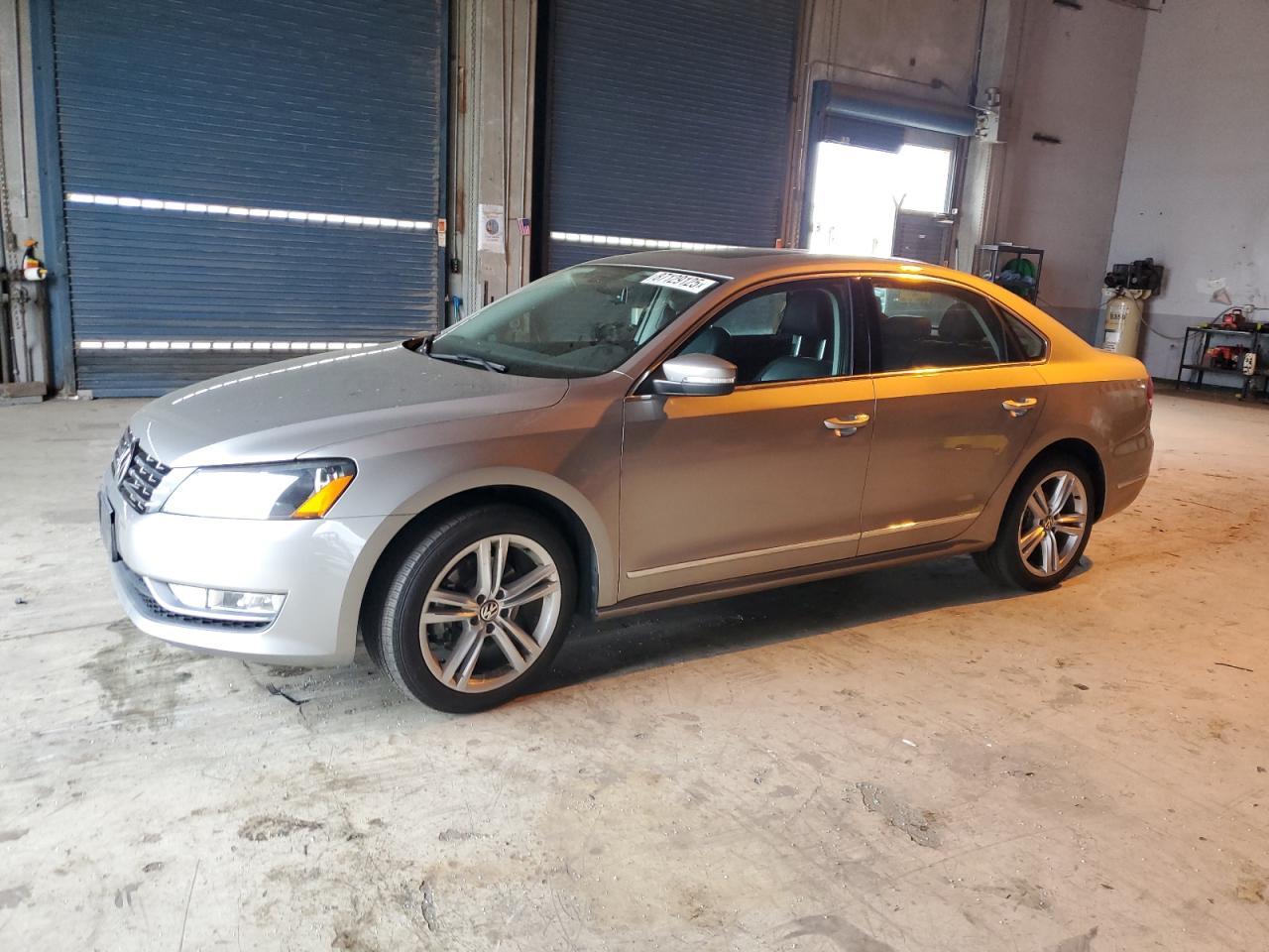 2014 VOLKSWAGEN Passat