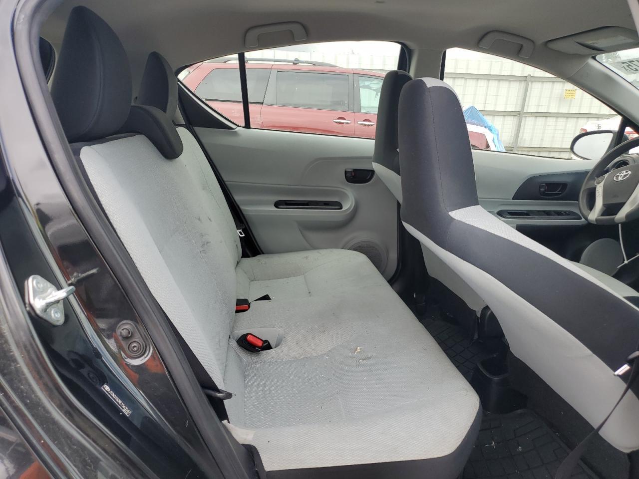 2014 TOYOTA Prius c