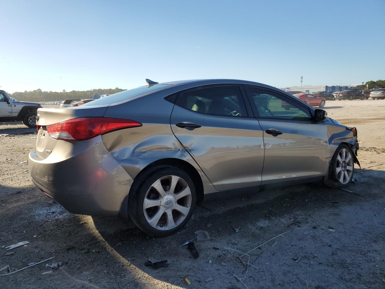 2013 HYUNDAI ELANTRA