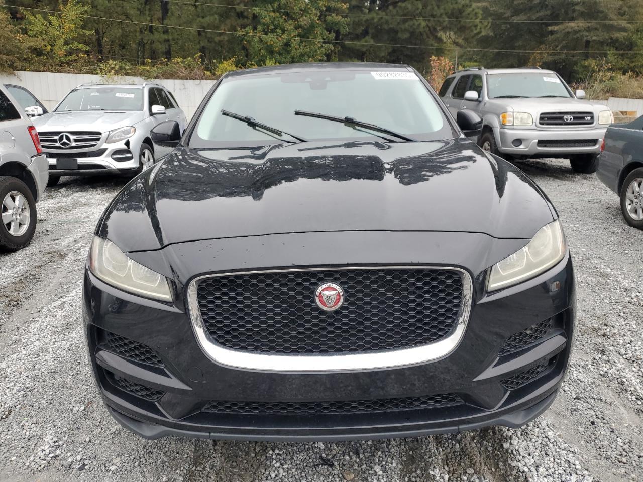 2017 JAGUAR F-Pace