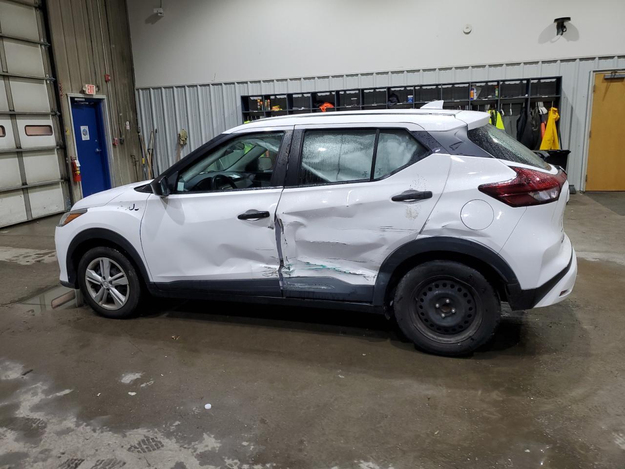 2021 NISSAN KICKS