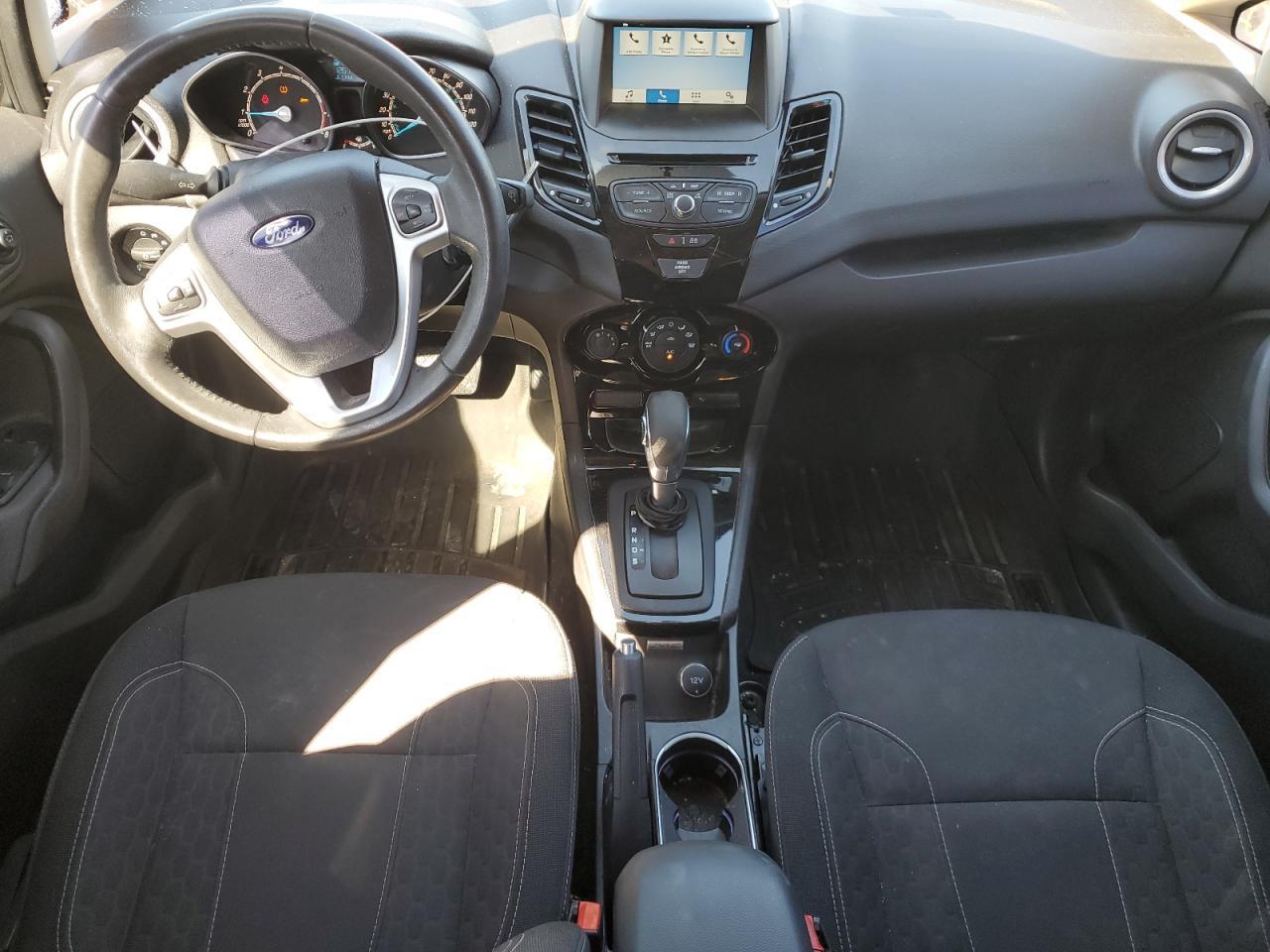 2016 FORD Fiesta