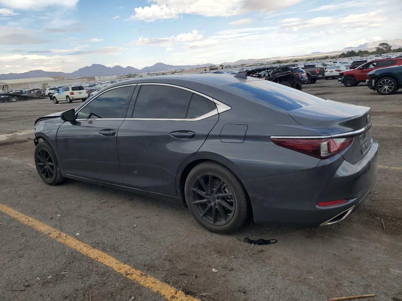 2024 LEXUS Es