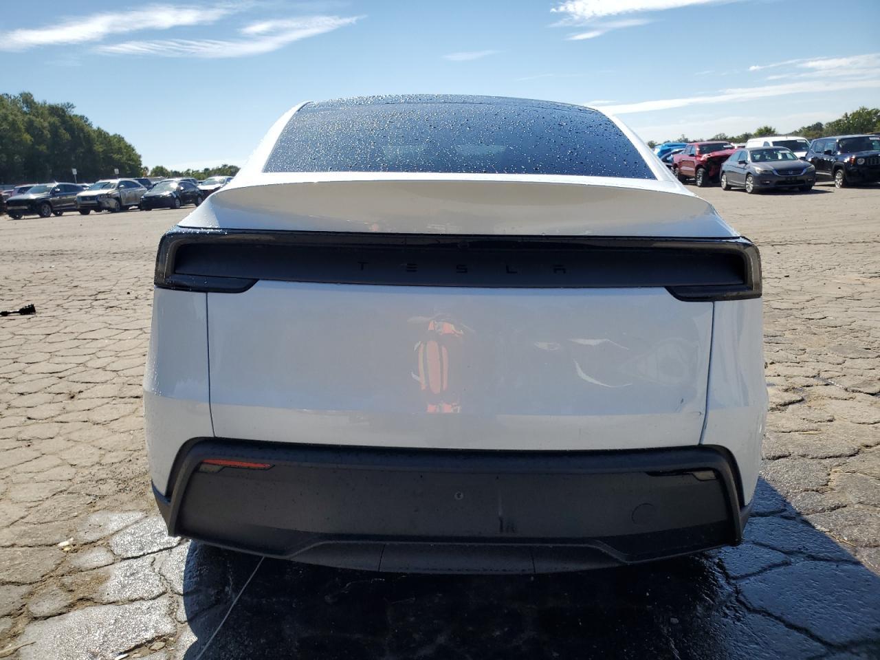 2026 TESLA MODEL Y