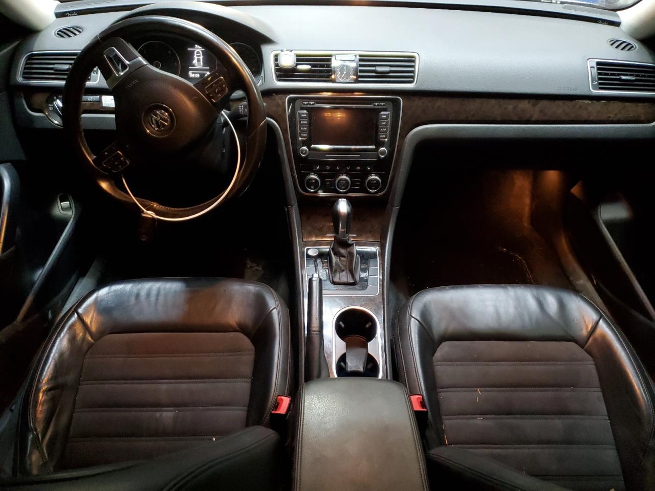 2015 VOLKSWAGEN Passat