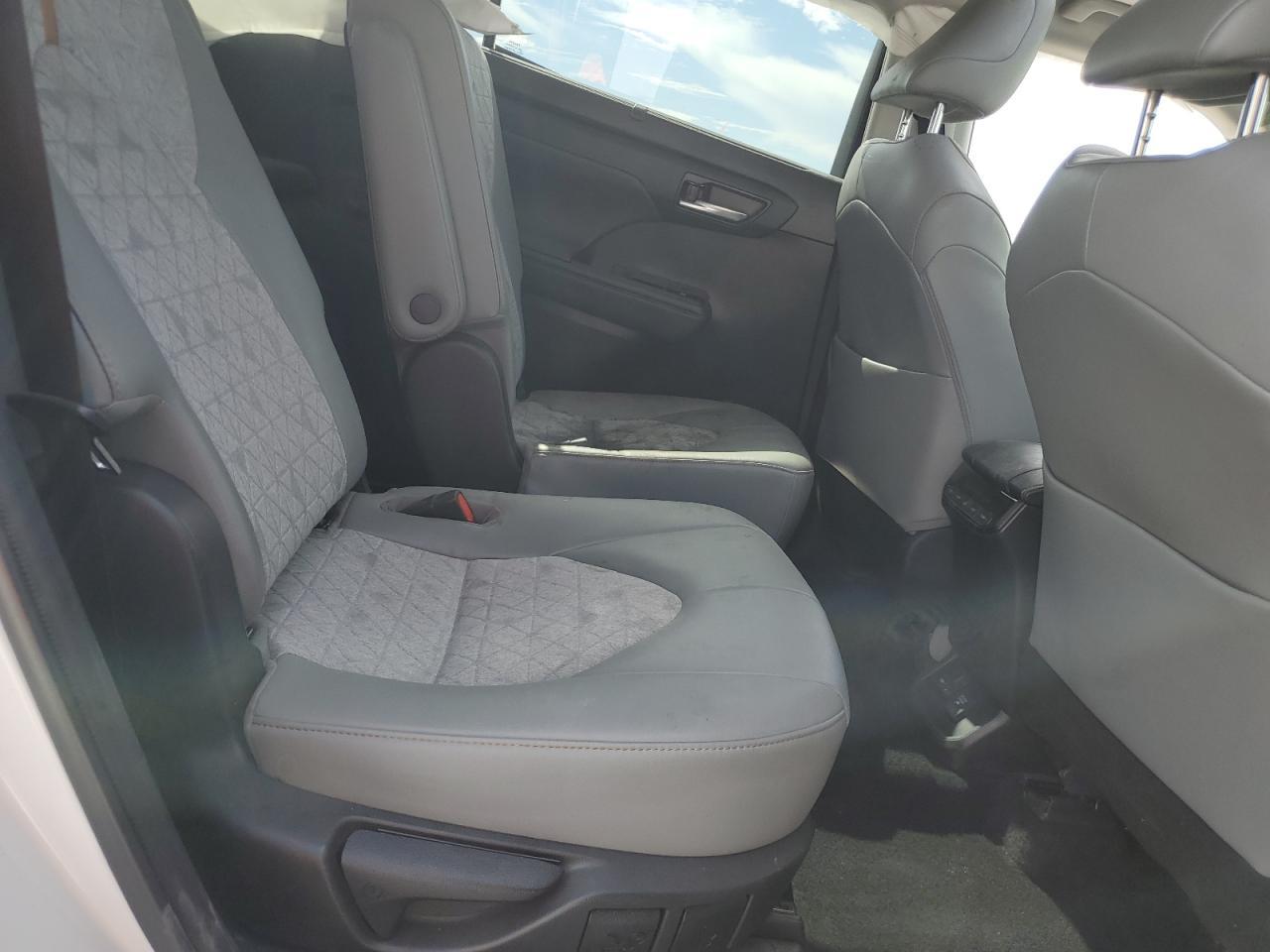 2022 TOYOTA HIGHLANDER