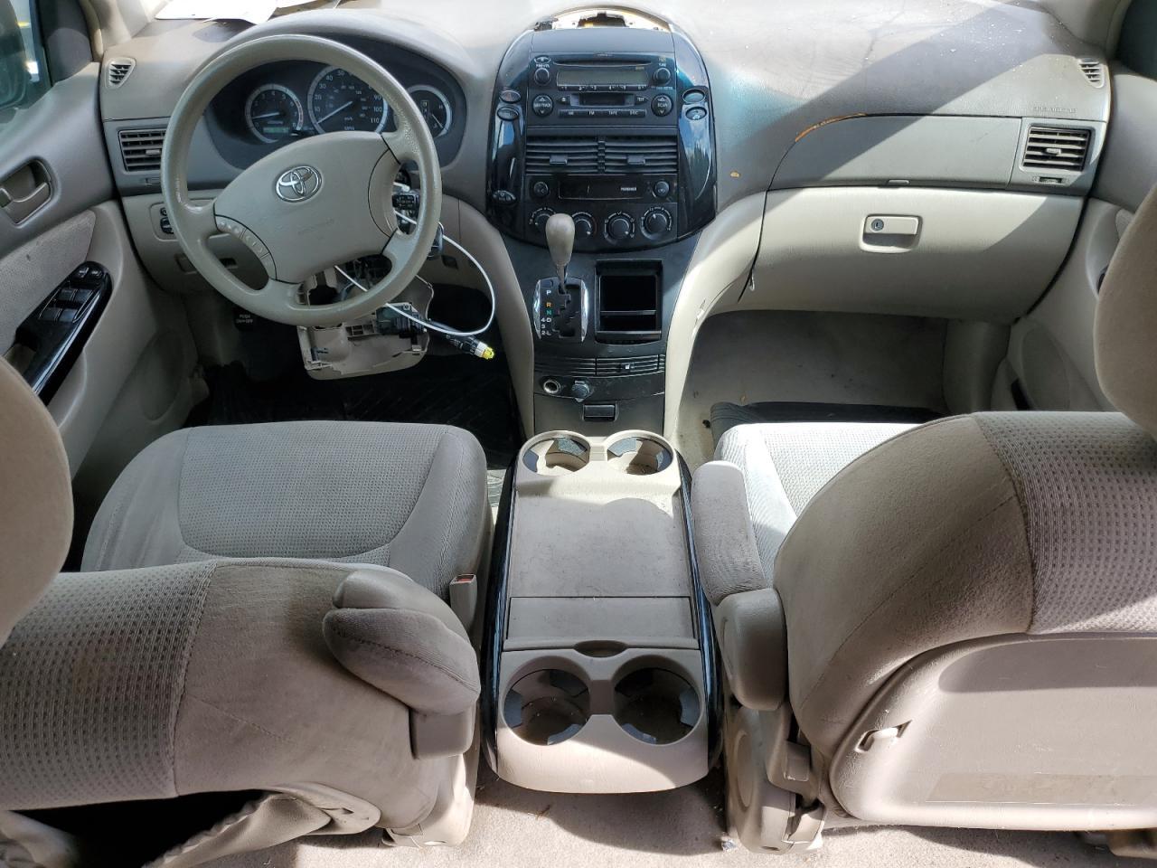 2004 TOYOTA SIENNA