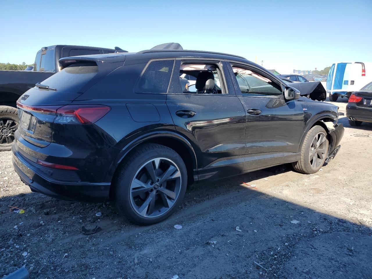 2024 AUDI Q4 e-tron