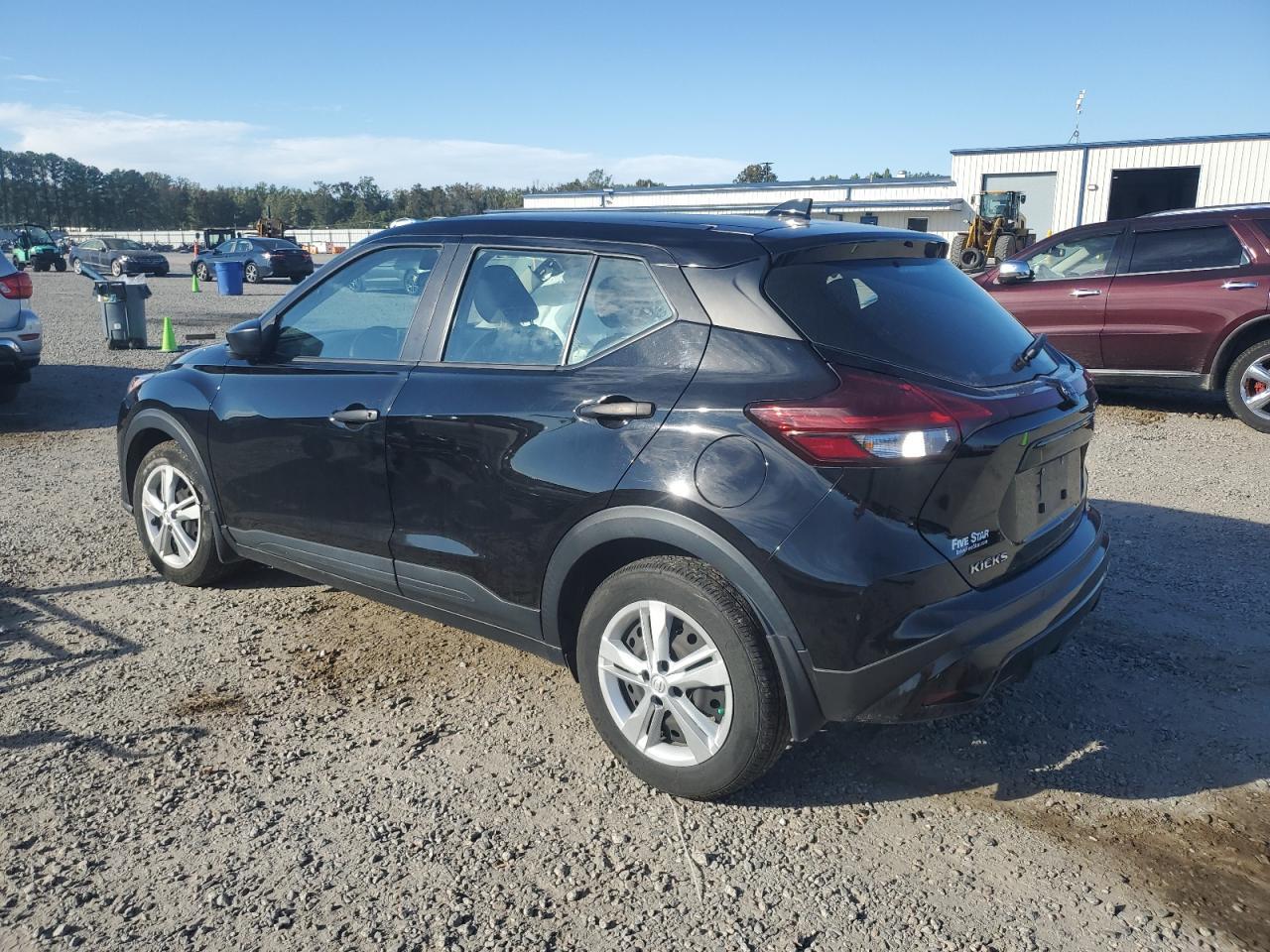 2023 NISSAN KICKS
