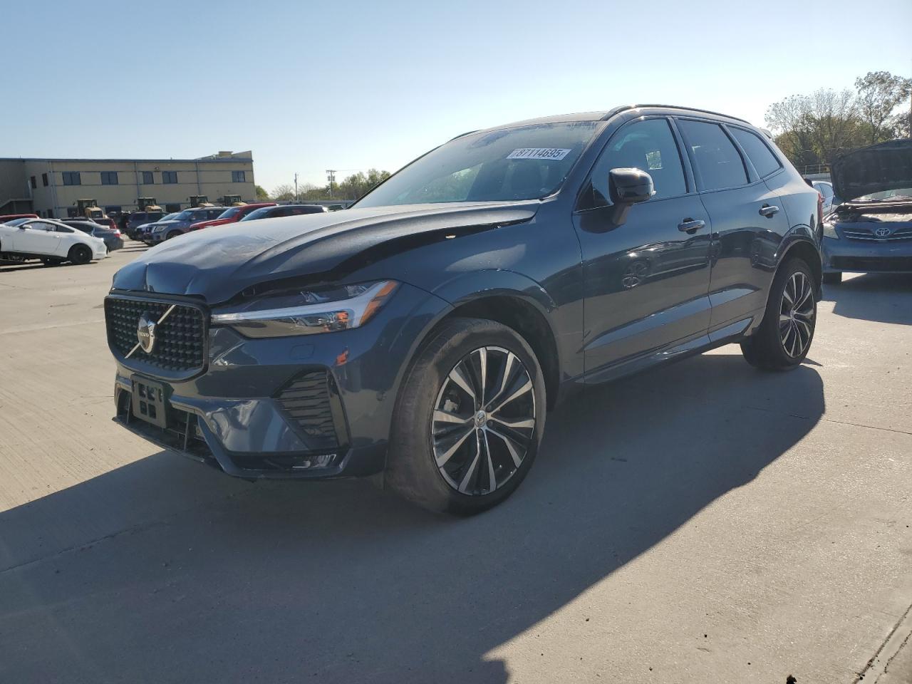 2024 VOLVO XC60