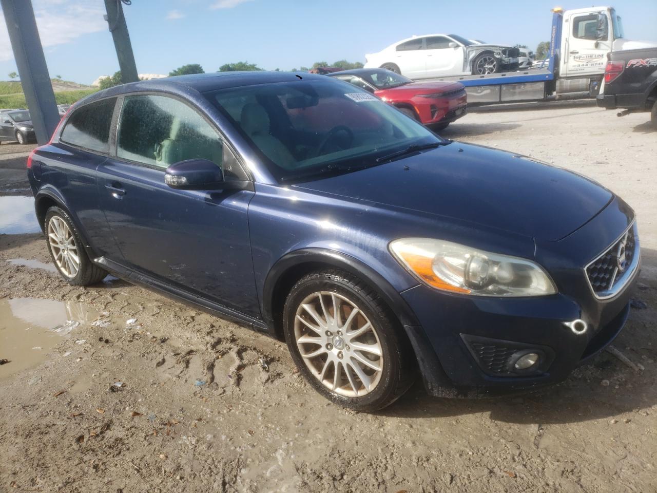 2012 VOLVO C30