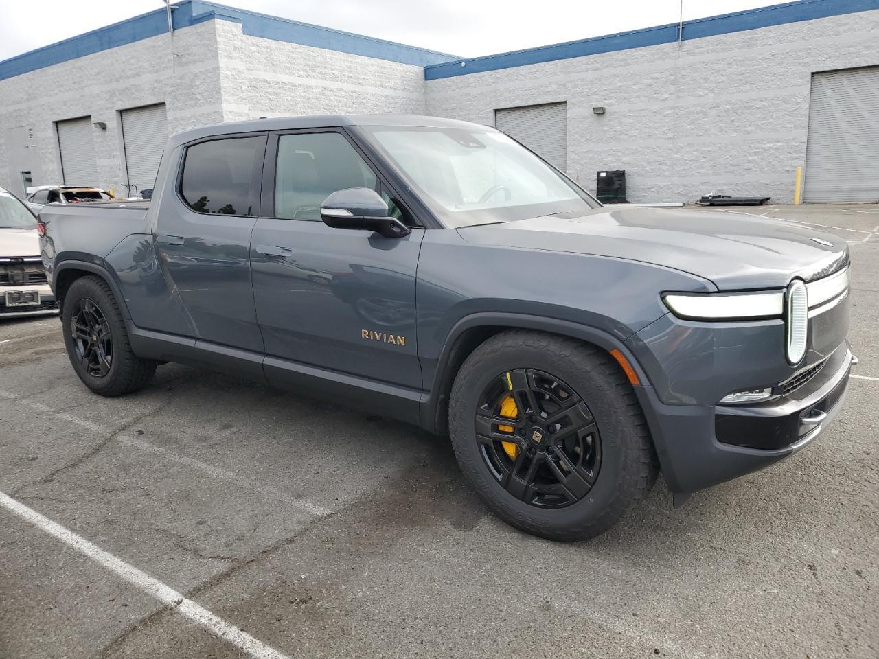 2023 RIVIAN R1t