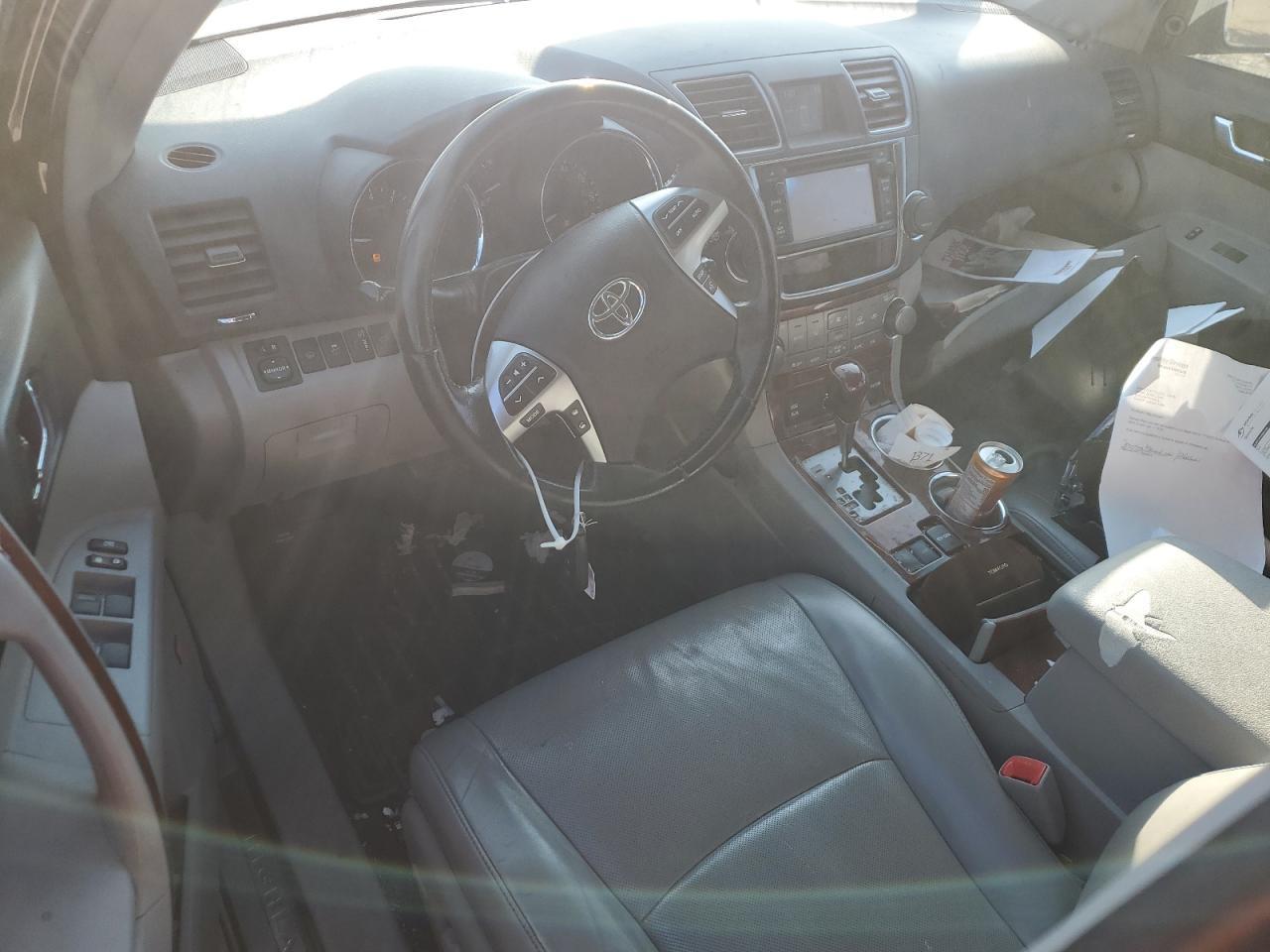 2013 TOYOTA HIGHLANDER