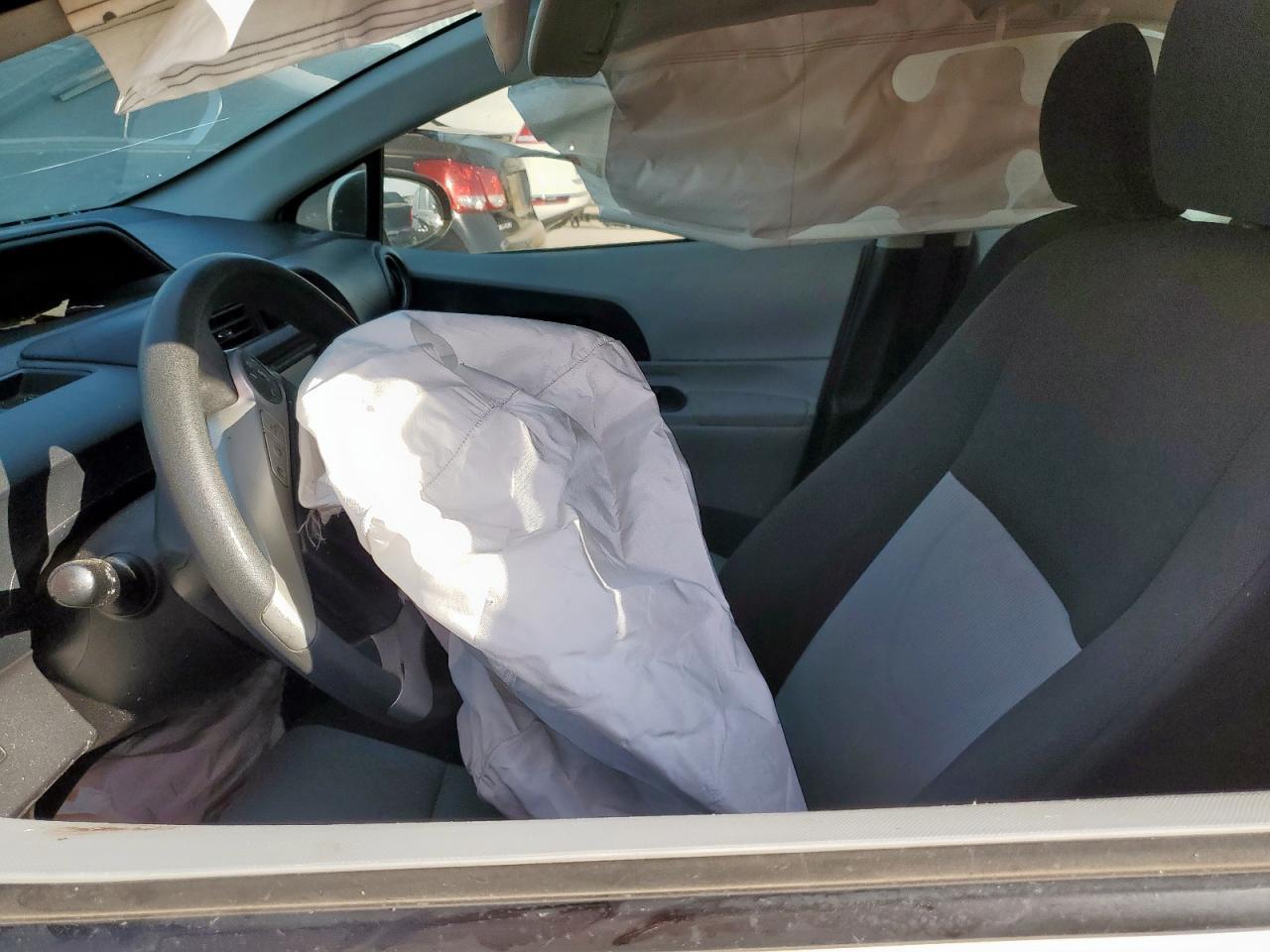 2013 TOYOTA Prius c