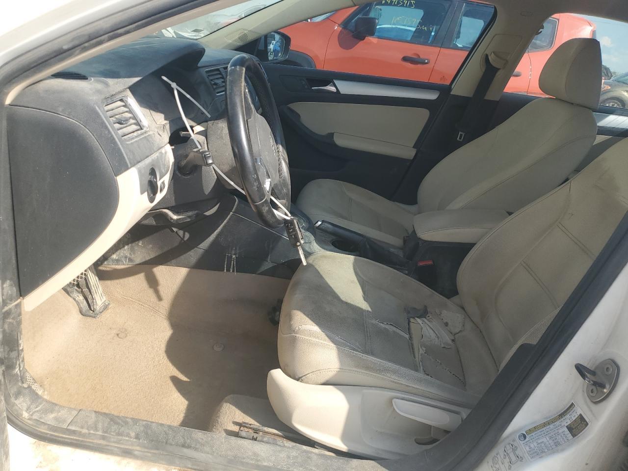 2011 VOLKSWAGEN JETTA