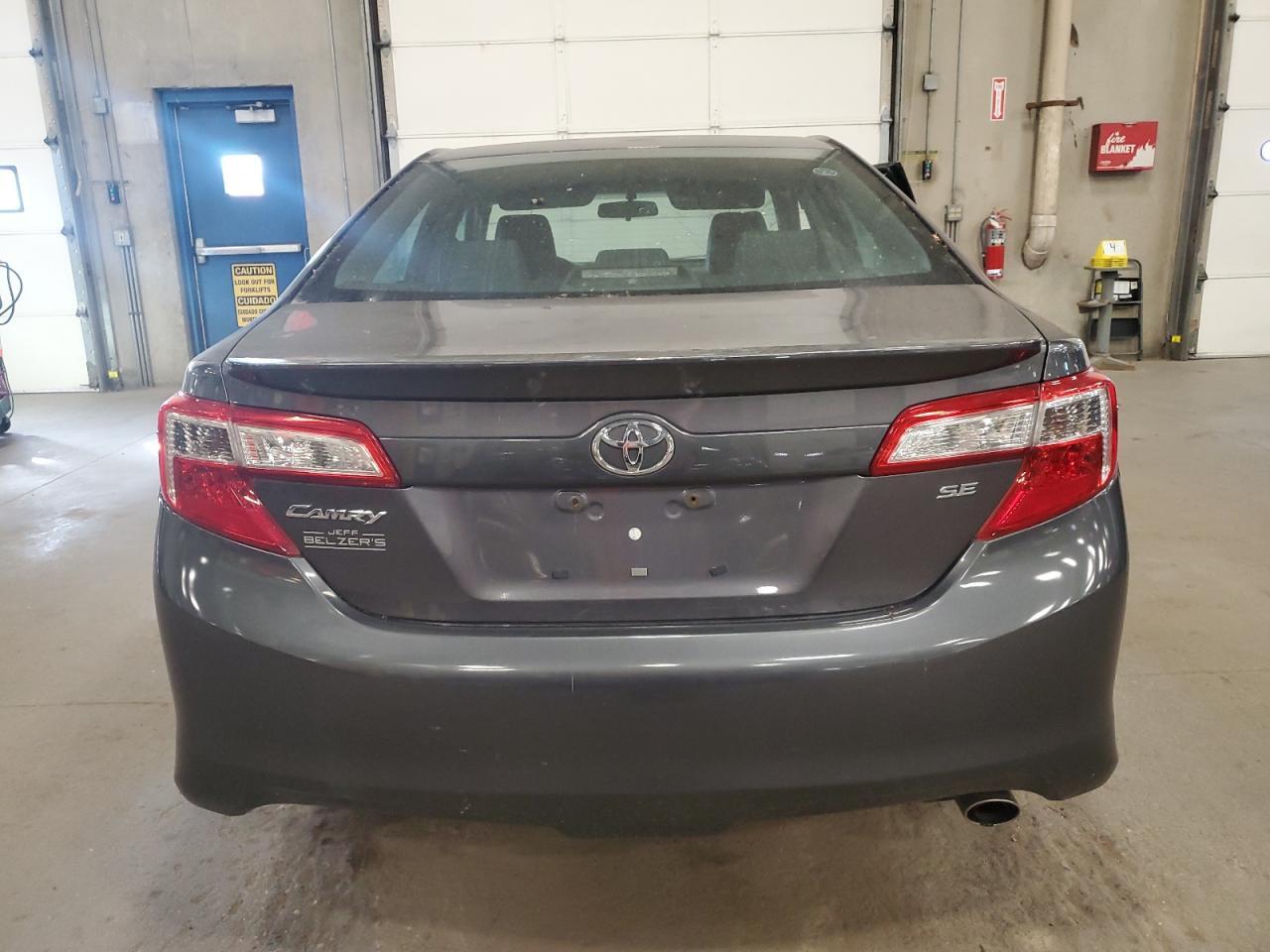 2014 TOYOTA CAMRY