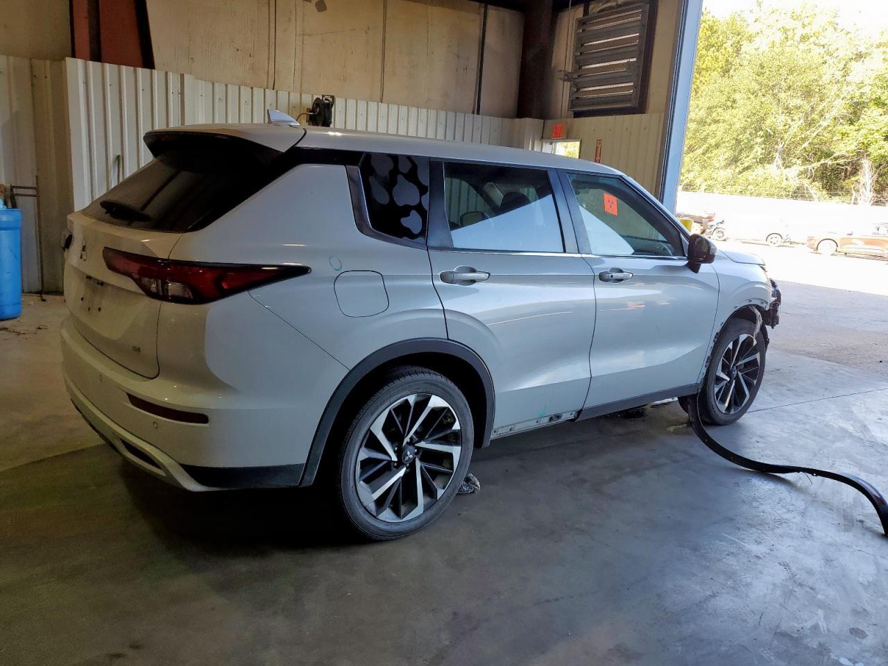 2022 MITSUBISHI outlander