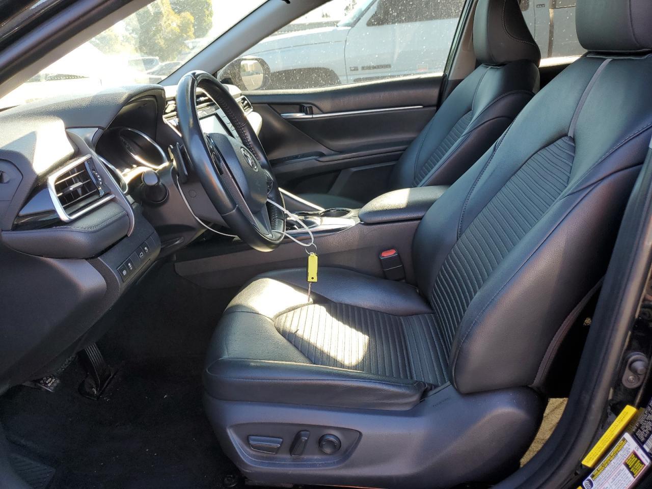 2018 TOYOTA CAMRY