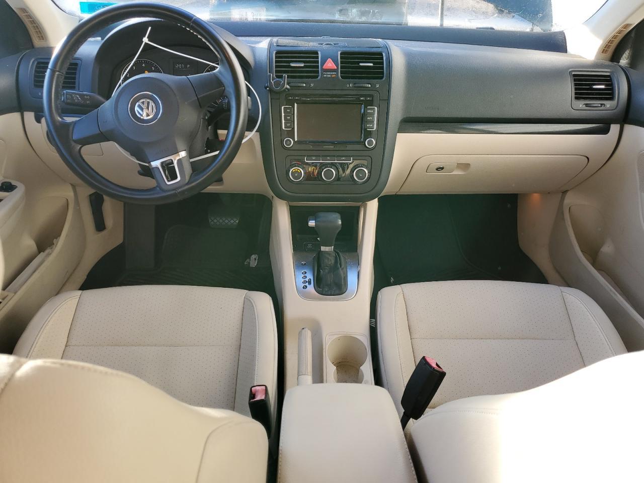 2010 VOLKSWAGEN JETTA