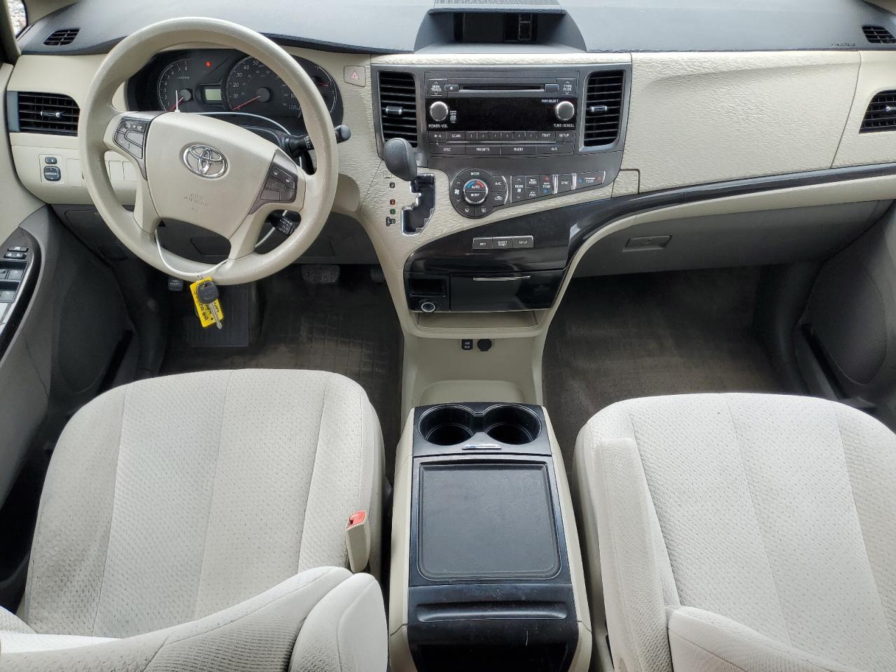 2013 TOYOTA SIENNA