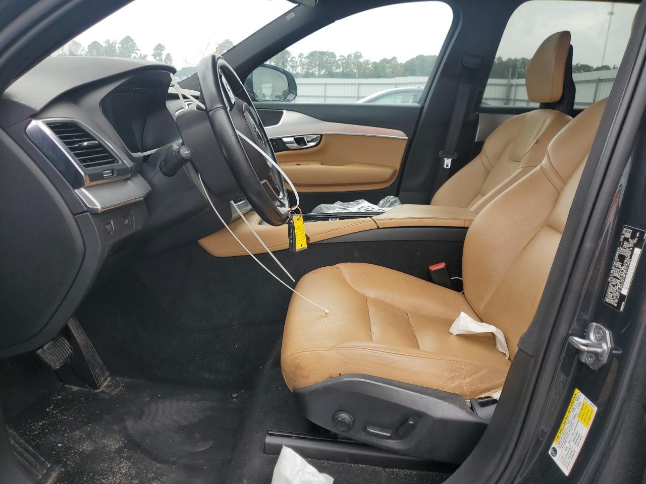 2017 VOLVO XC90
