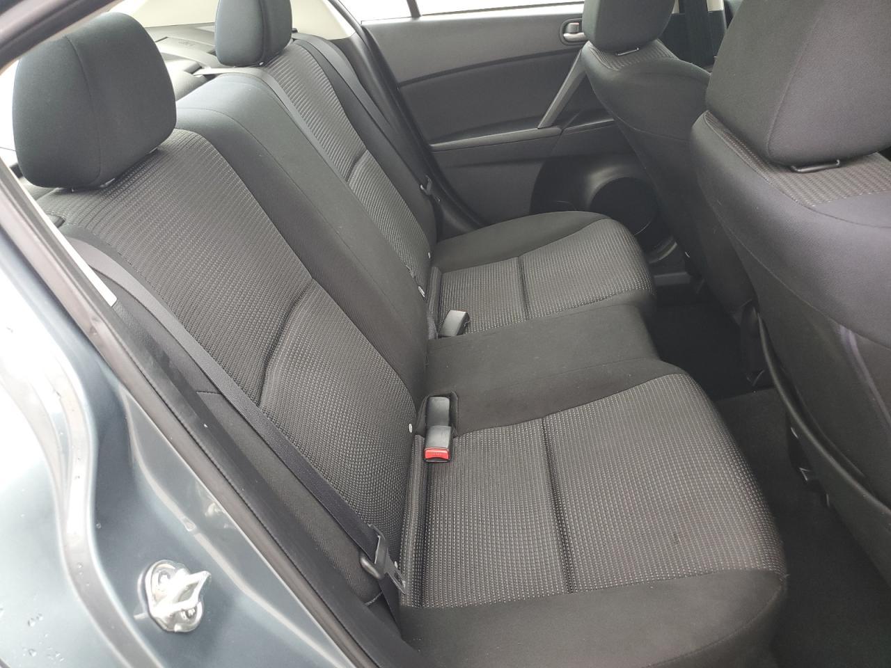 2013 MAZDA 3