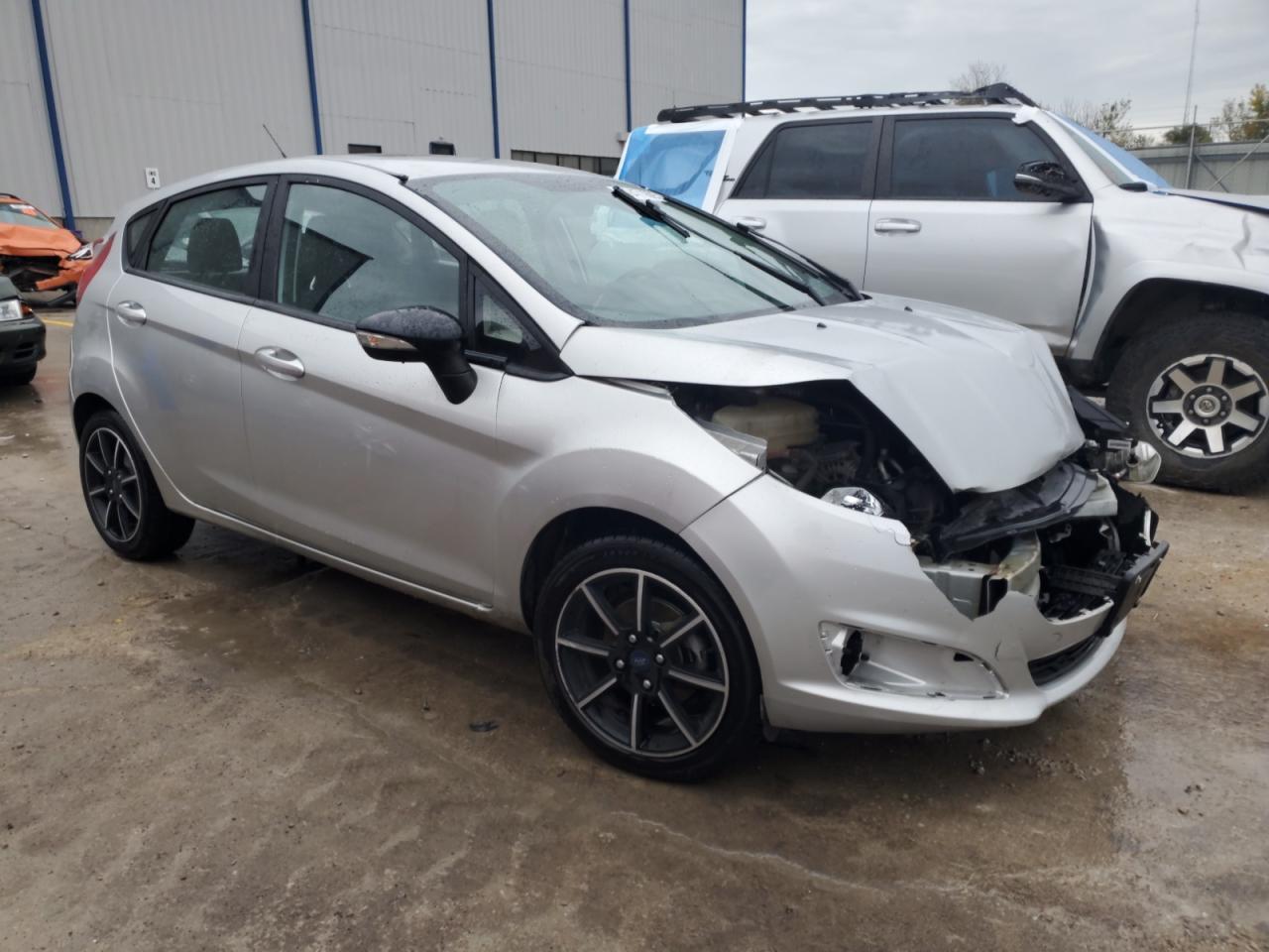 2016 FORD Fiesta
