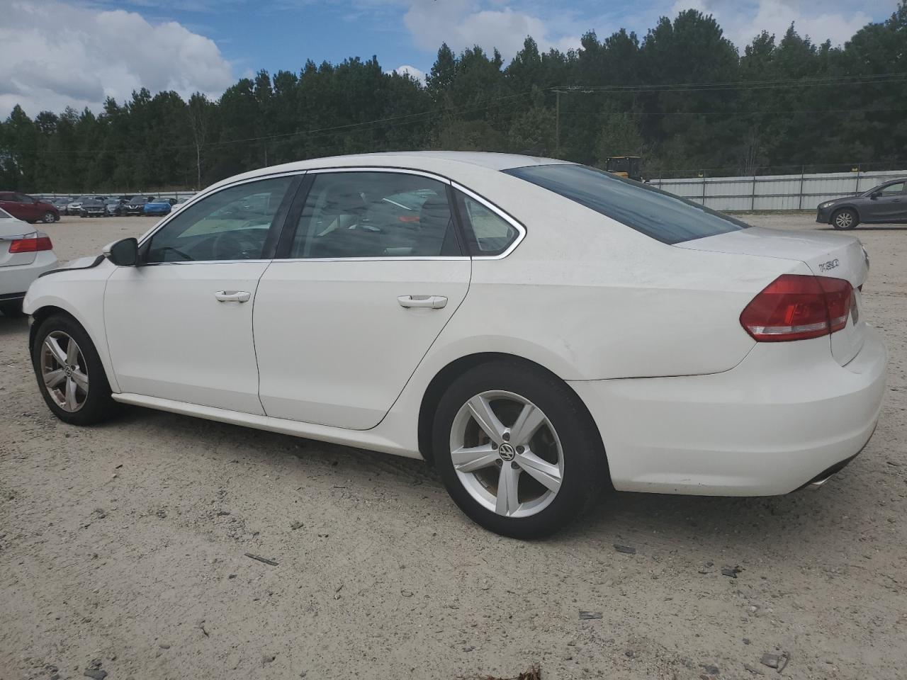 2012 VOLKSWAGEN Passat