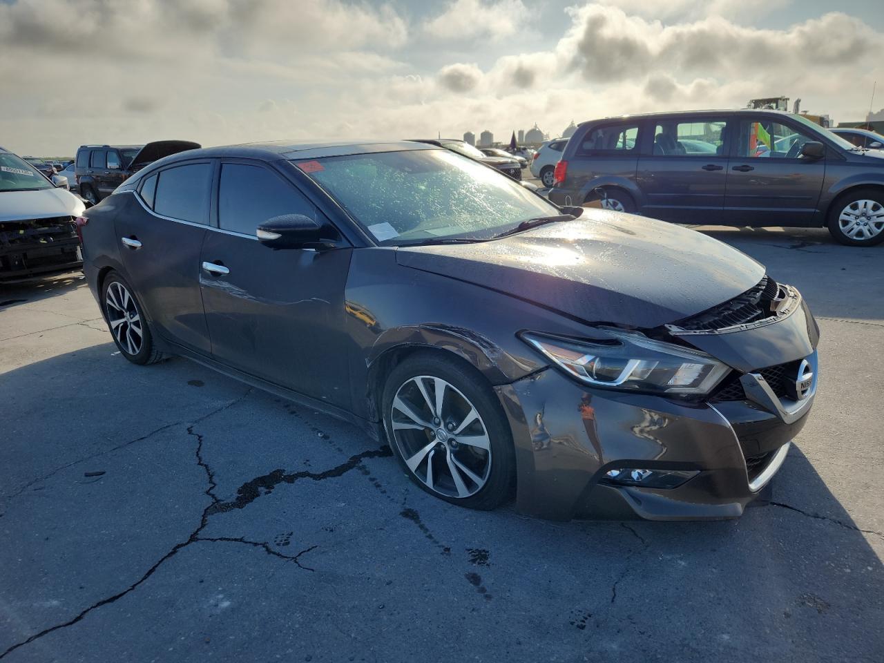 2016 NISSAN Maxima