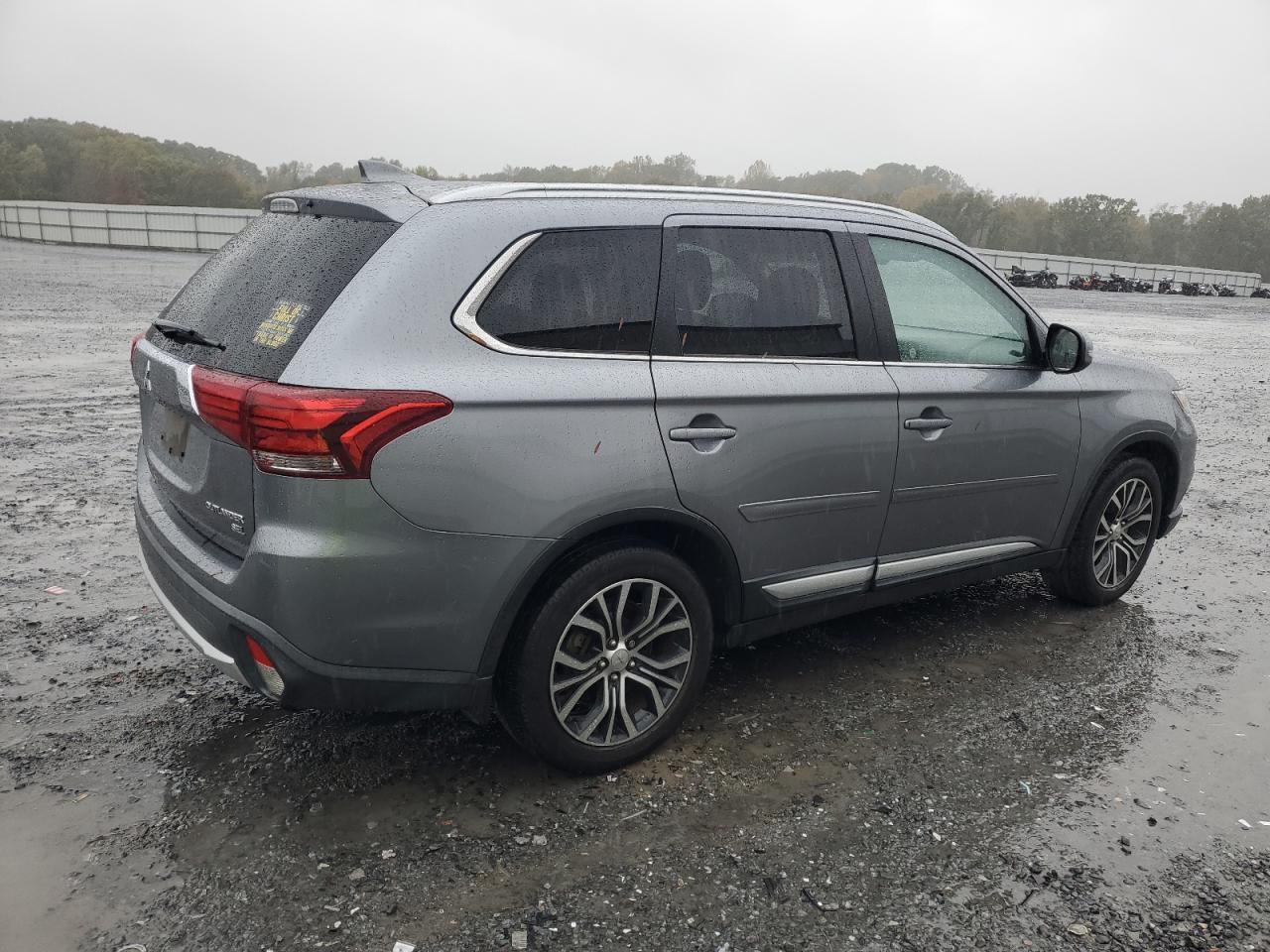 2017 MITSUBISHI outlander